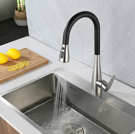 What are the precautions for purchasing a faucet in the kitchen?